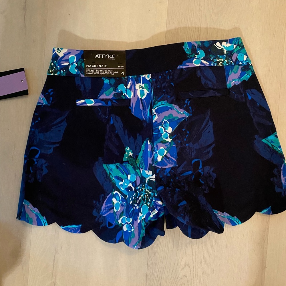 NWT Attyre shorts size 4